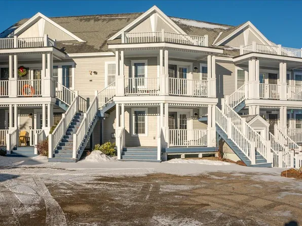 15 Hilltop Drive #15, Rockport, ME 04856