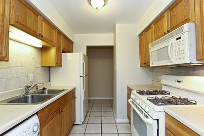 3rd image of 18320 Cherry Creek Dr APT 4