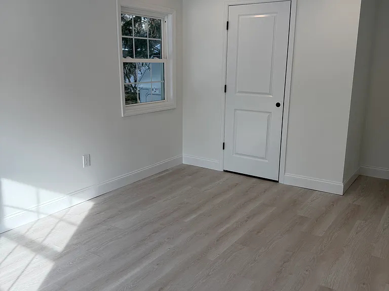 Hoover Ave — Photo 11