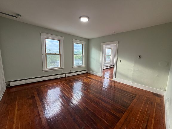 5th image of 99 Cross St APT 3R