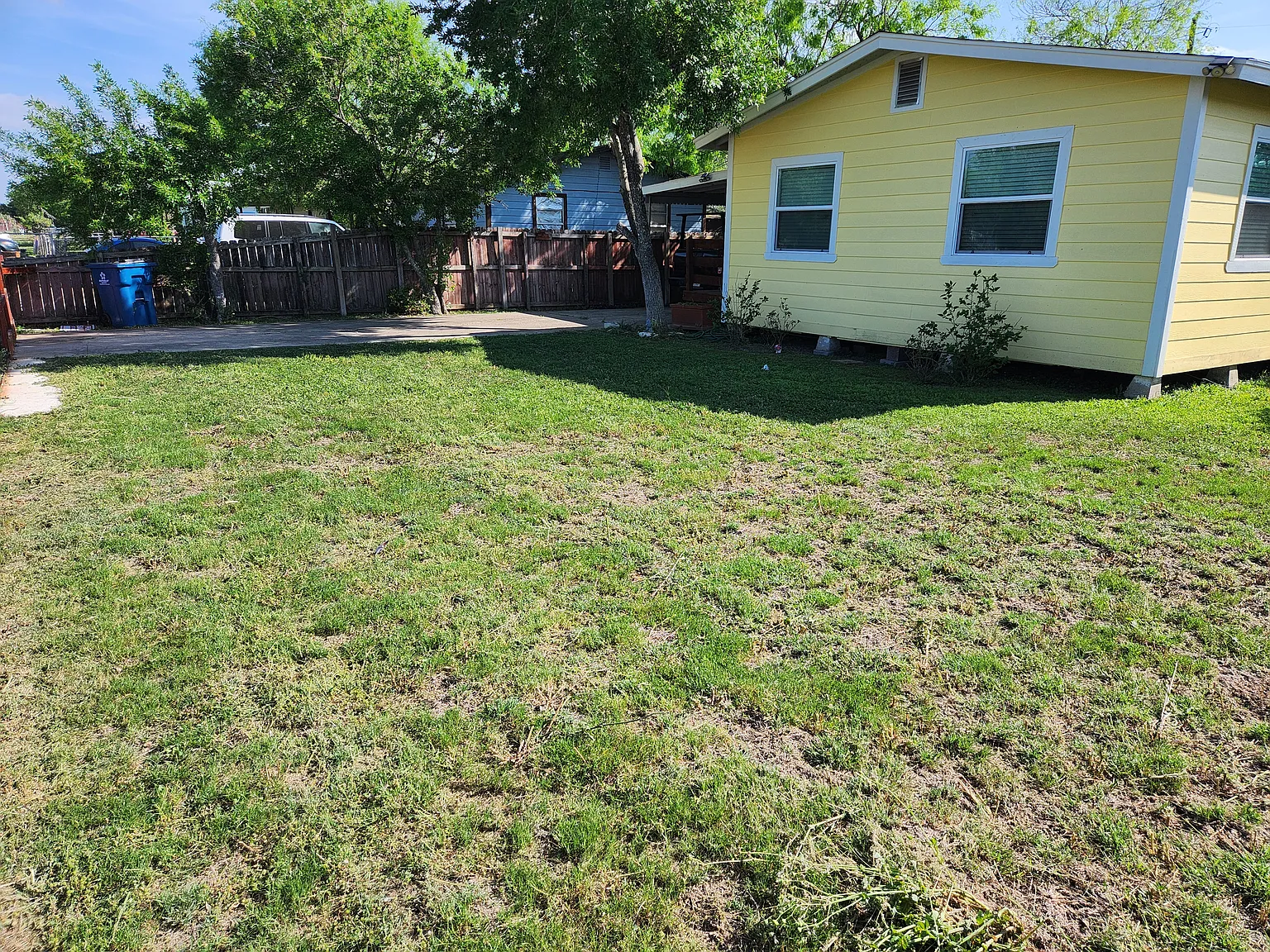 3 bed, 1012 sqft, $1,100 — Photo 3