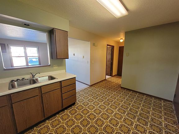 3rd image of 2416 Fryklund Dr APT 7