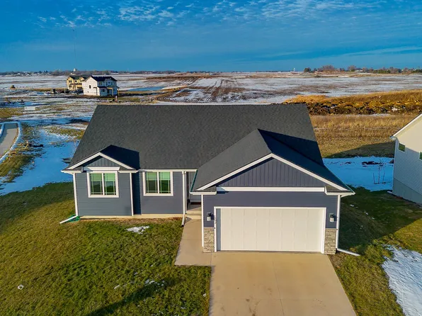 602 NE 57th St, Ankeny, IA 50021