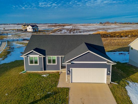 602 NE 57th St, Ankeny, IA 50021