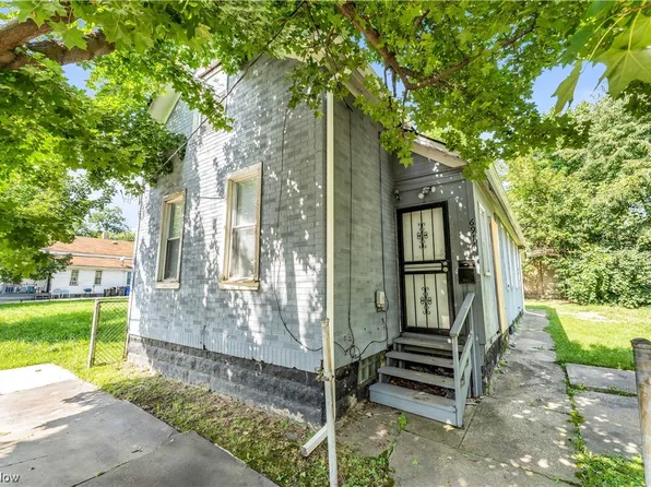 6911 Temple Ave, Cleveland, OH 44127