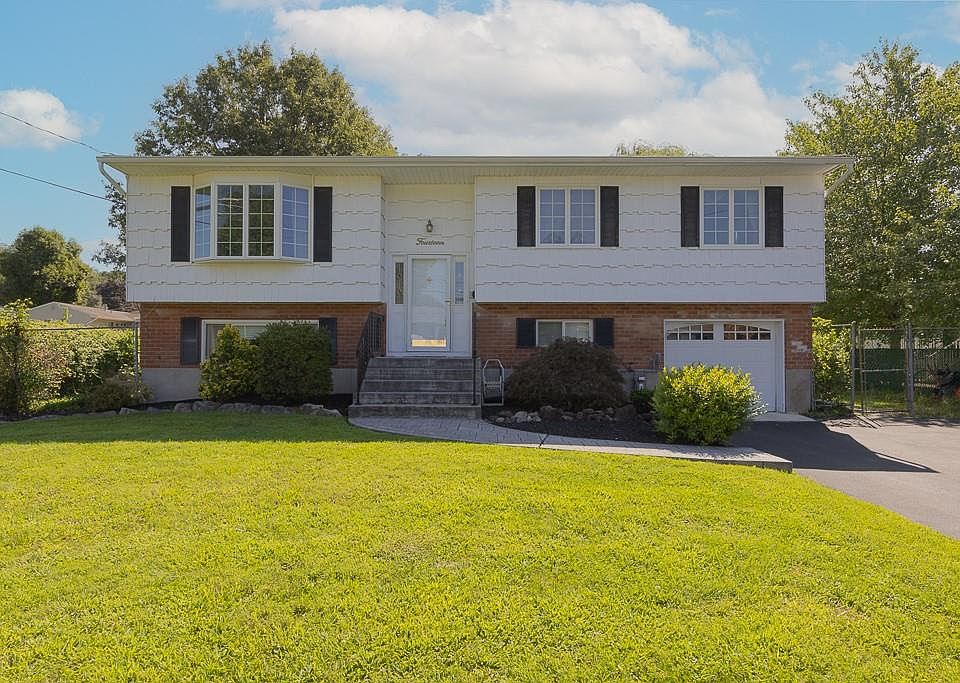 1st image of 14 Fonda Drive