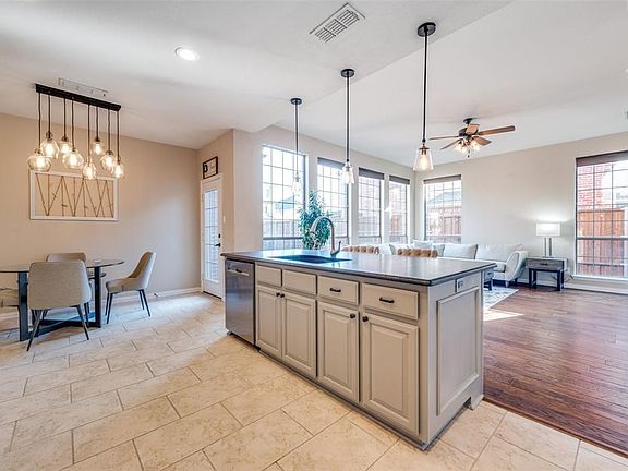 5th image of 2772 Barnhill Ln