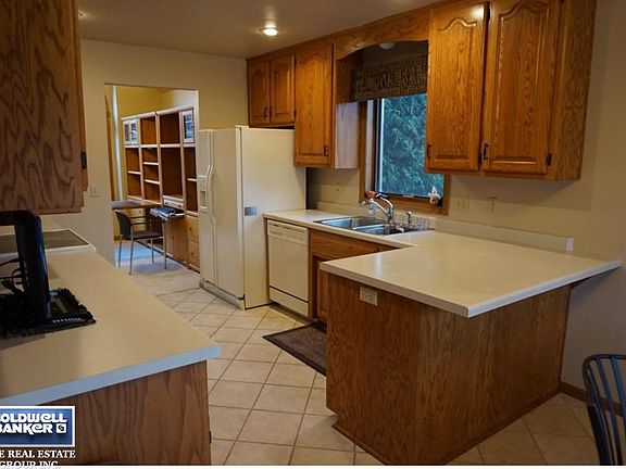 Refrigerator and DW included