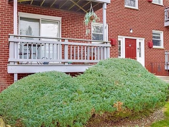 3rd image of 42 Bon Aire Cir APT 1910