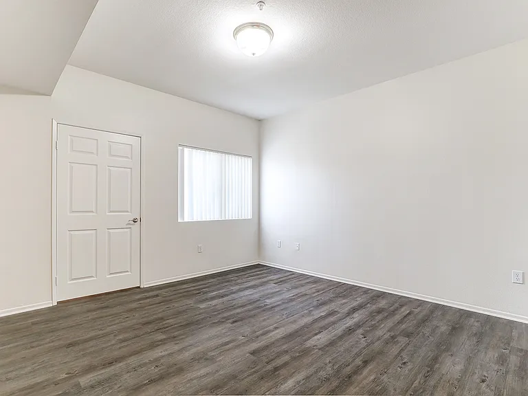 Portofino Apartments — Photo 13