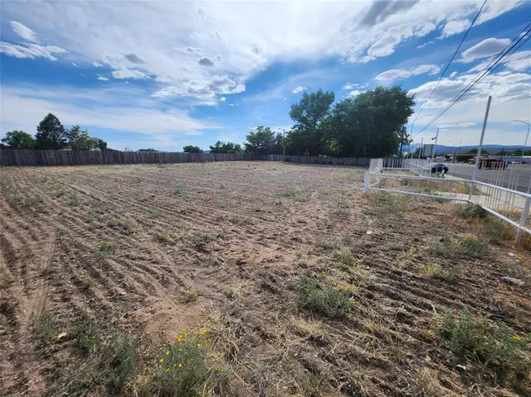 614 S Riverside Dr, Espanola, NM 87532