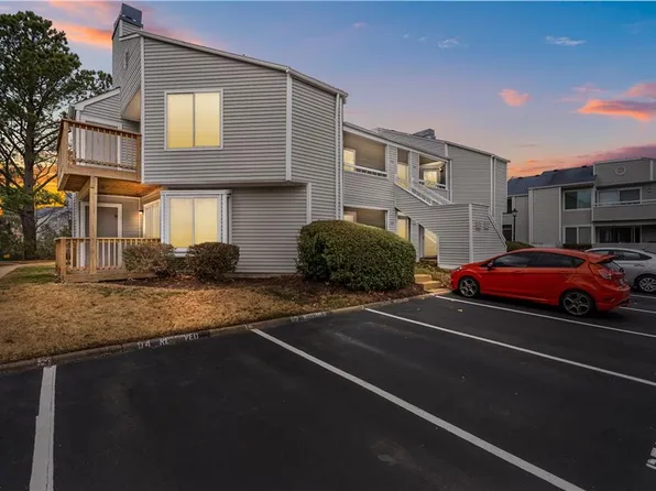 430 Babbling Brook Dr, Virginia Beach, VA 23462