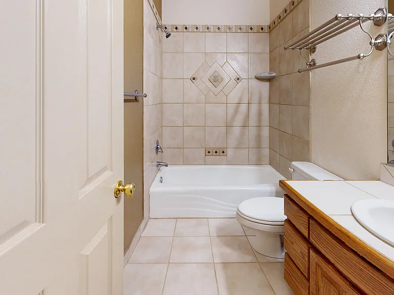 3496 Northpointe Dr — Photo 29