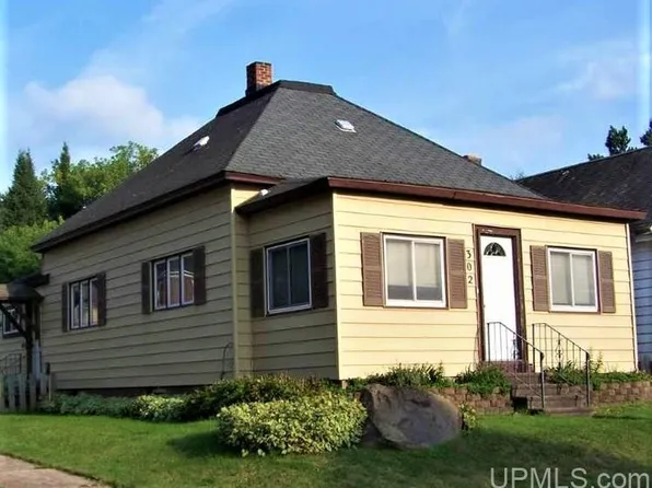 302 Alfred Wright Blvd, Ironwood, MI 49938