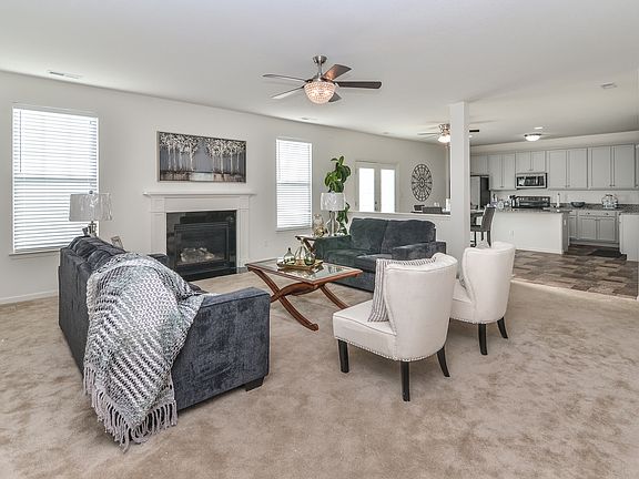 3rd image of 407 Terrywood Drive