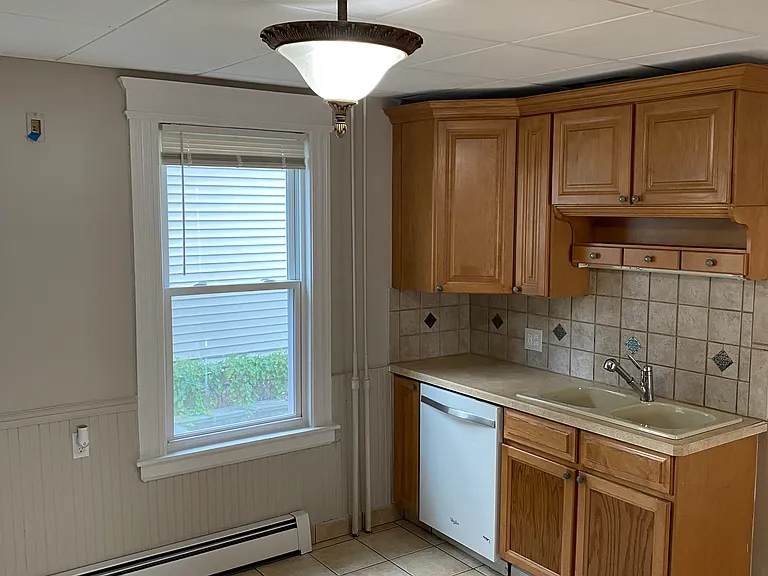 37-39 Benham St #1 — Photo 14