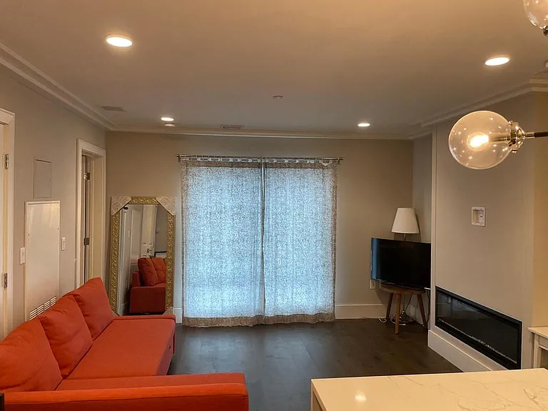 214 Market St #206 — Photo 6