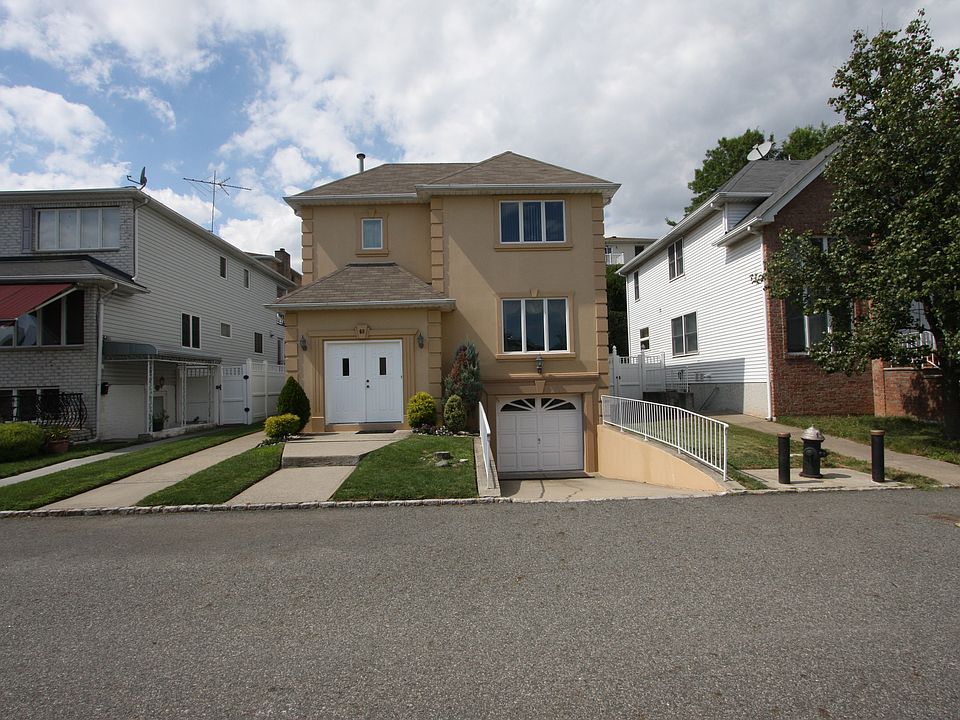 1st image of 60 Greenway Dr
