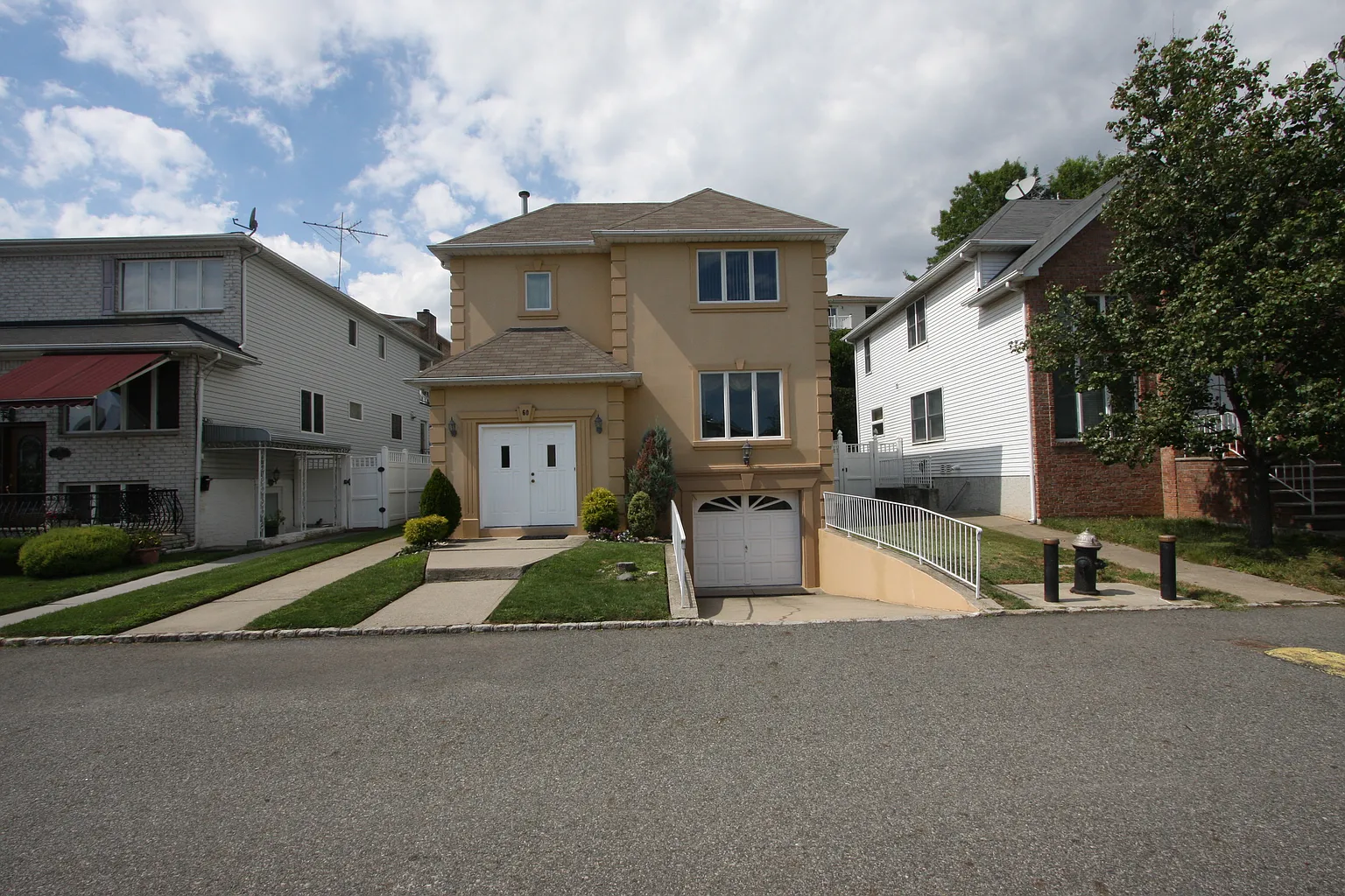 60 Greenway Dr photo 1