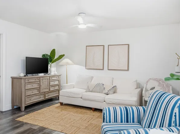 1200 Colonnades Drive #102, Fort Pierce, FL 34949