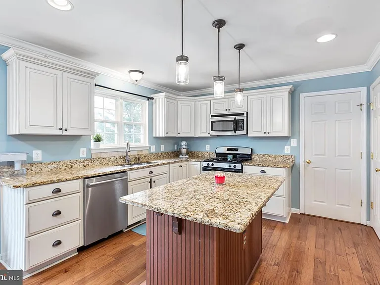 10103 Cotter Ct — Photo 36