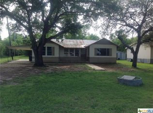 606 N Roosevelt Ave, Nixon, TX 78140
