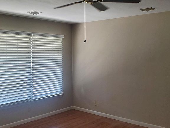 3rd image of 3670 Swan Ln