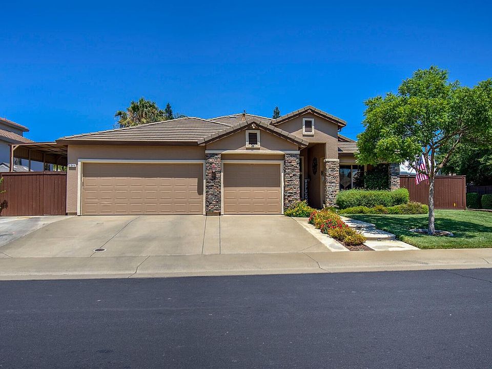 1st image of 1944 Saint Basil Cir
