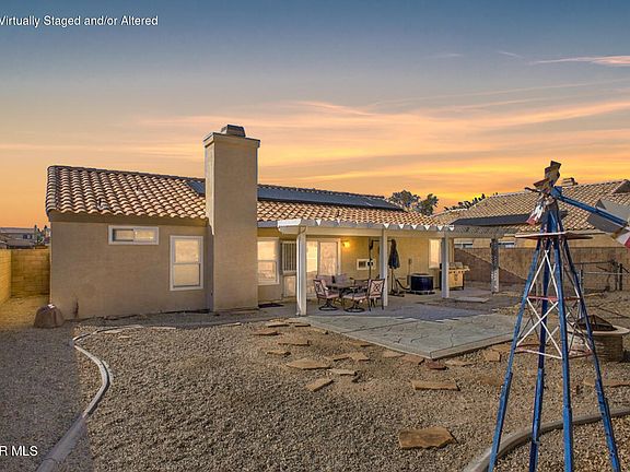 3rd image of 3230 Mesa Ct