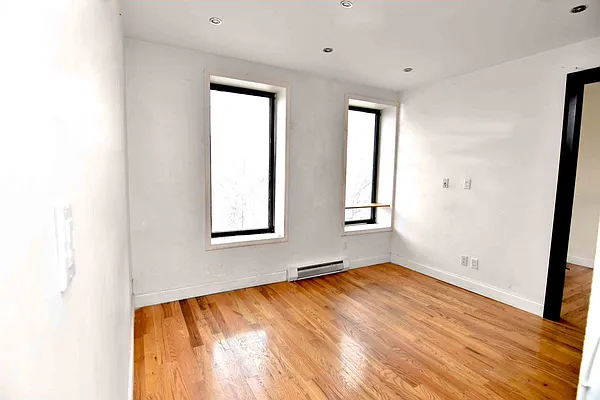 Rented by Bohemia Realty Group | media 12