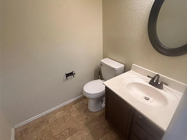 731 Abundance Ln — Photo 9