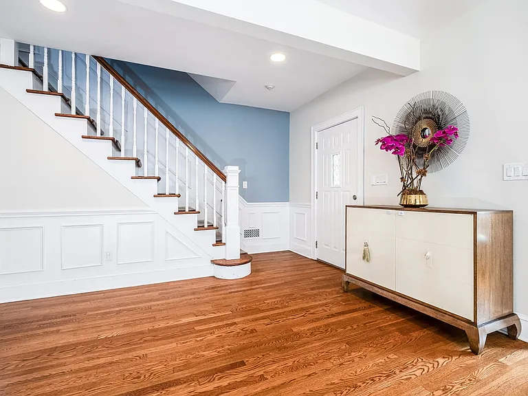 57 Circuit Ave — Photo 6