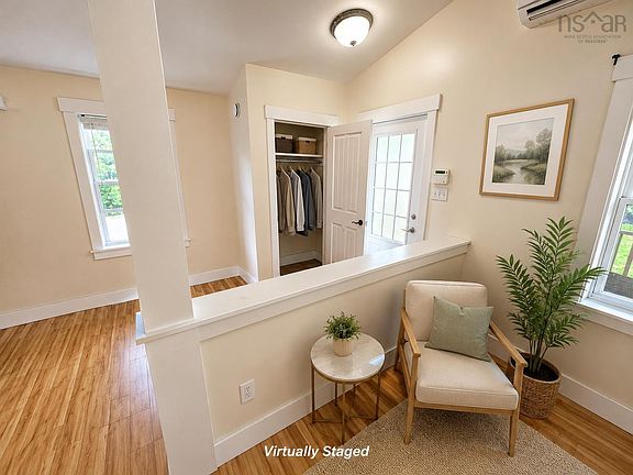 2nd image of 10 Hayley Ln