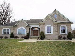 8215 Fountain View Ct, Flushing, MI 48433