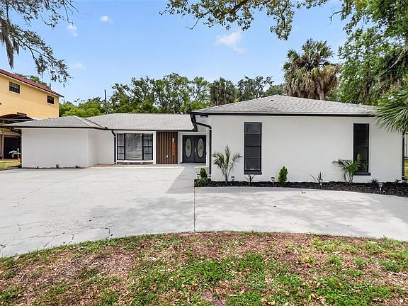 4th image of 7213 Jasmin Dr