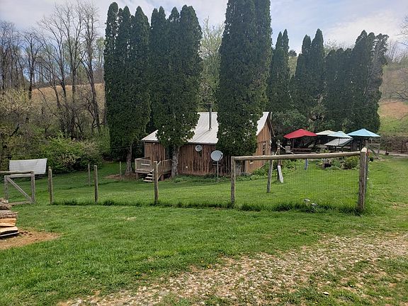 2nd image of 989 Briar Patch Mountain Rd