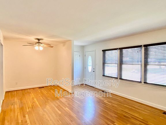 3rd image of 220 Mona Dr