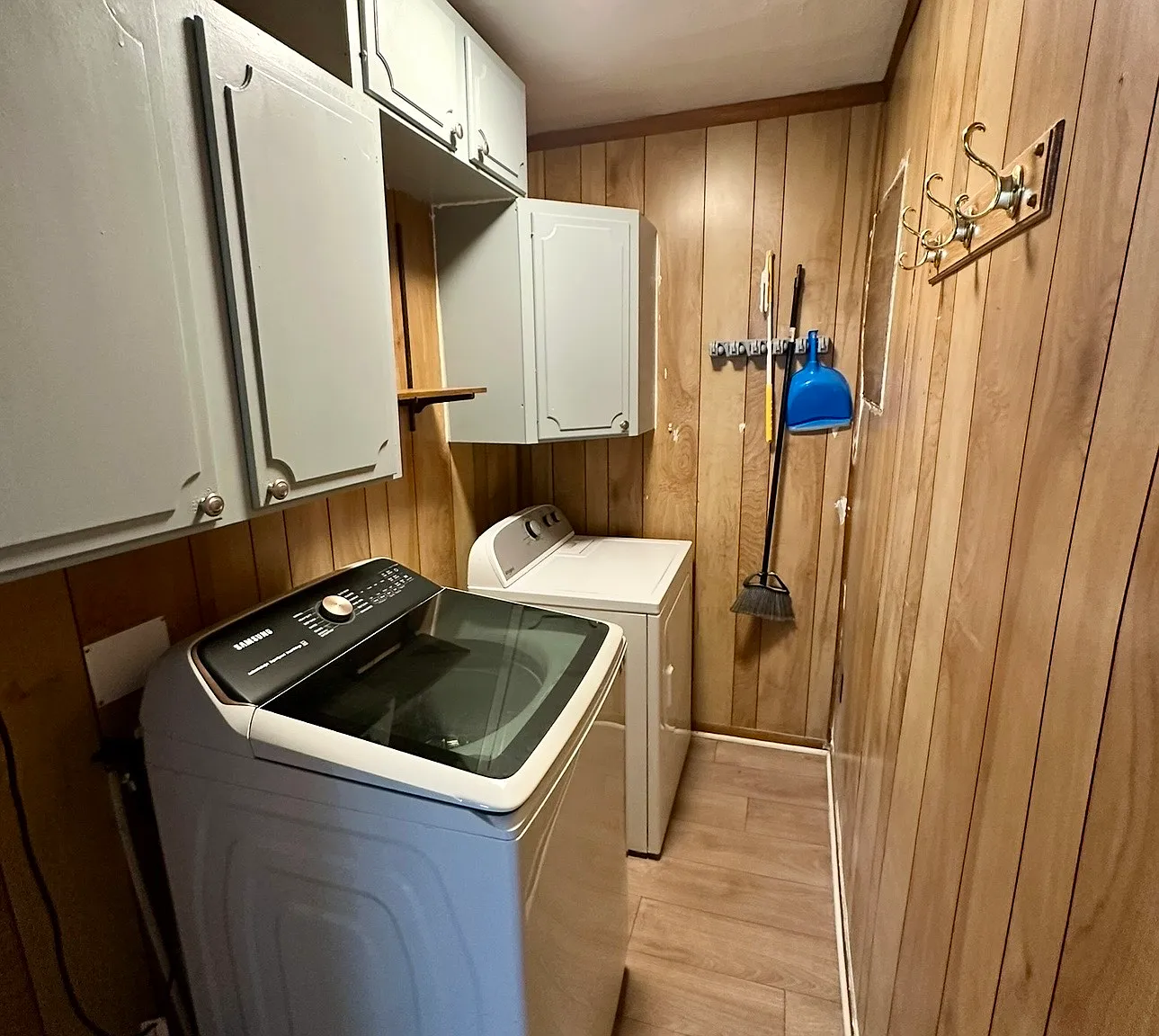 221 West Memorial Drive - 1 — Photo 3