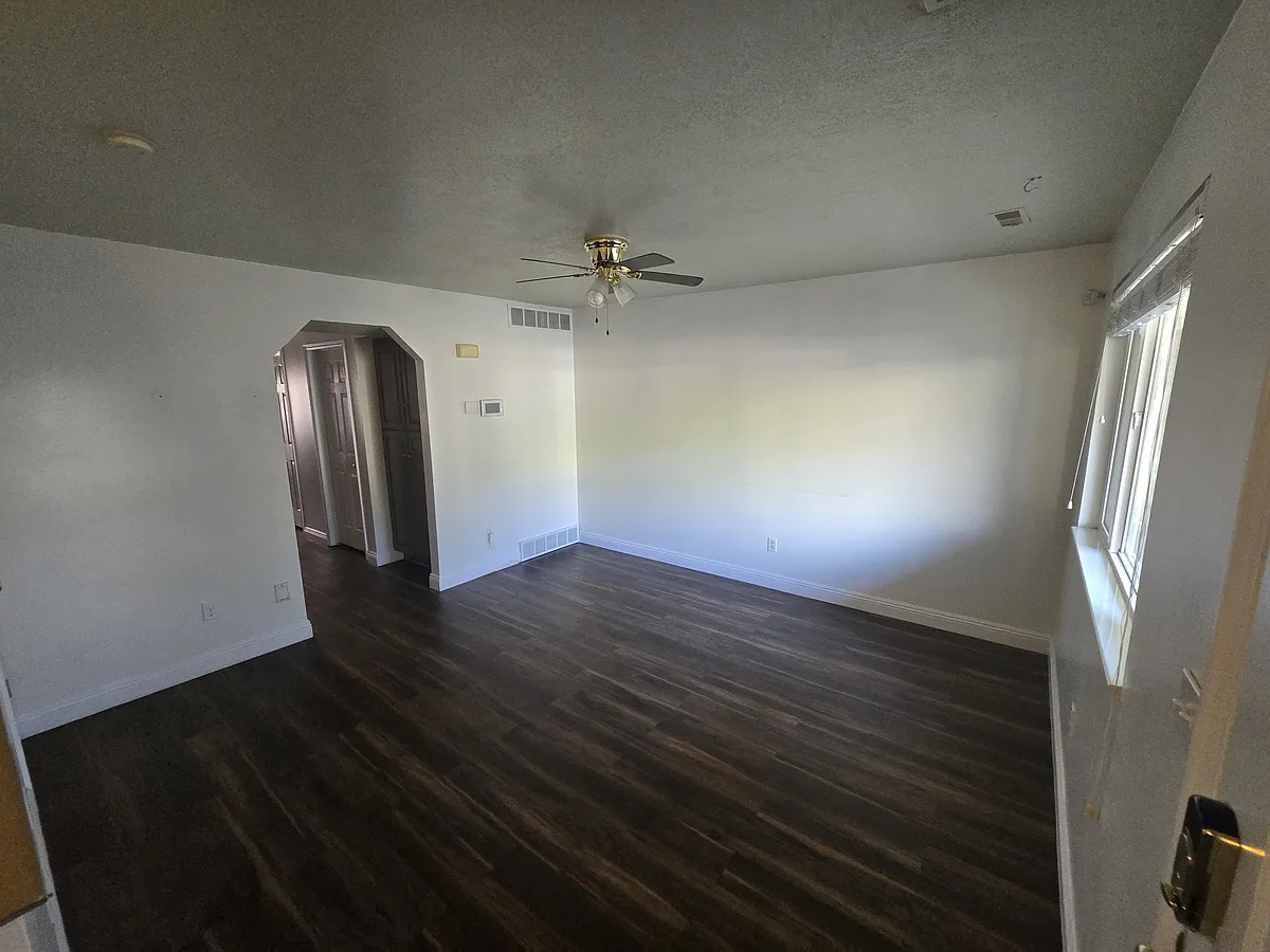 Building Photo - 280 E 700 S #22