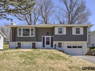 7171 N 39th St, Omaha, NE 68112