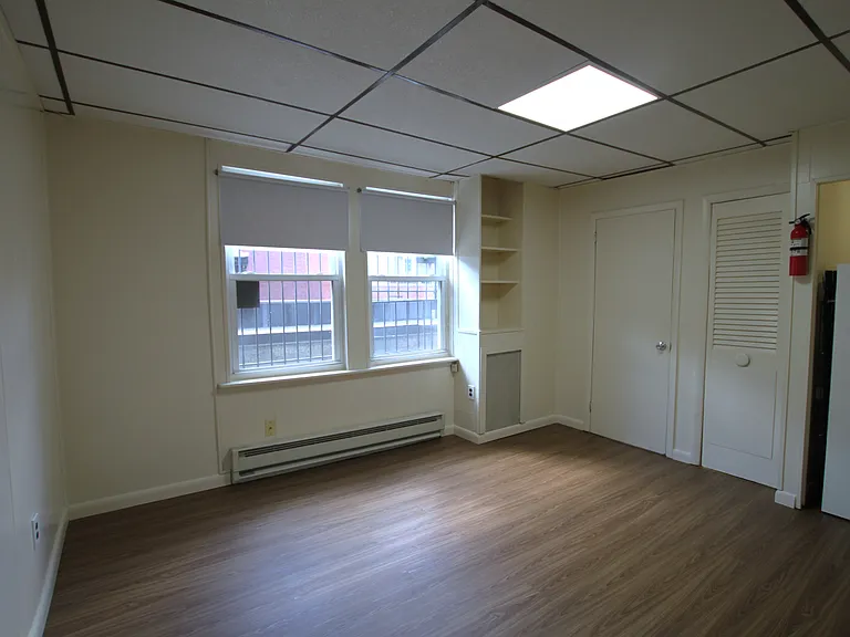 2035 Chestnut St #304 — Photo 1