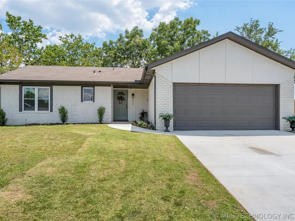 8910 E 49th Pl, Tulsa, OK 74145