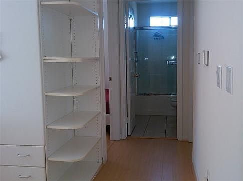 4th image of 513 N Atlantic Blvd #B