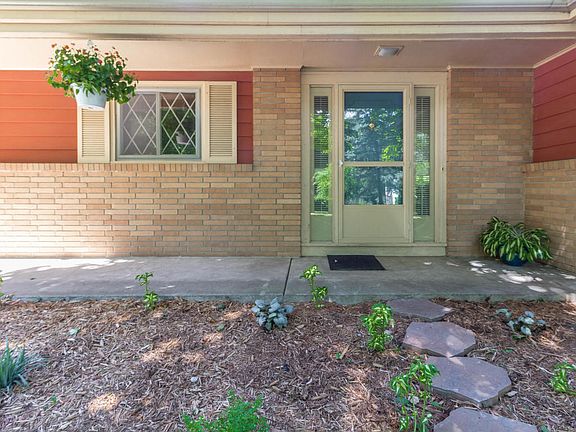 2nd image of 3635 E Hiawatha Dr