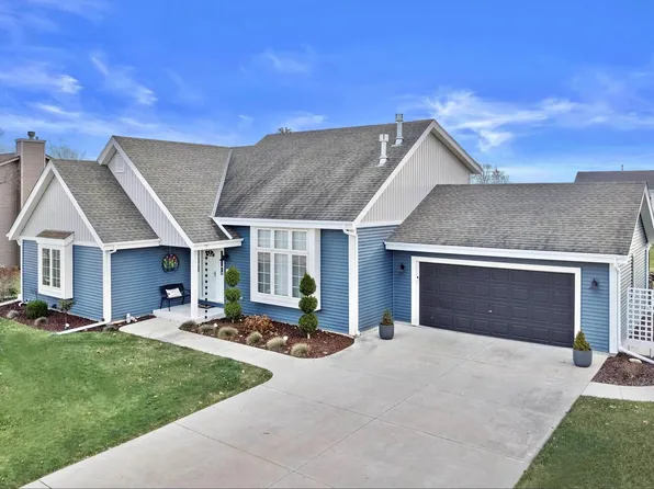 2115 West Heaven View Lane, Oak Creek, WI 53154