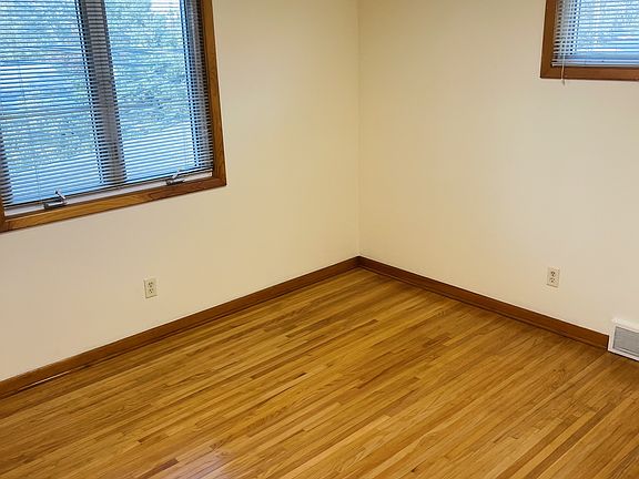 5th image of 160 Joseph Dr Floor 2