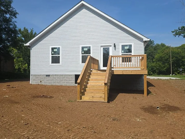36 Gibson Ave — Photo 2