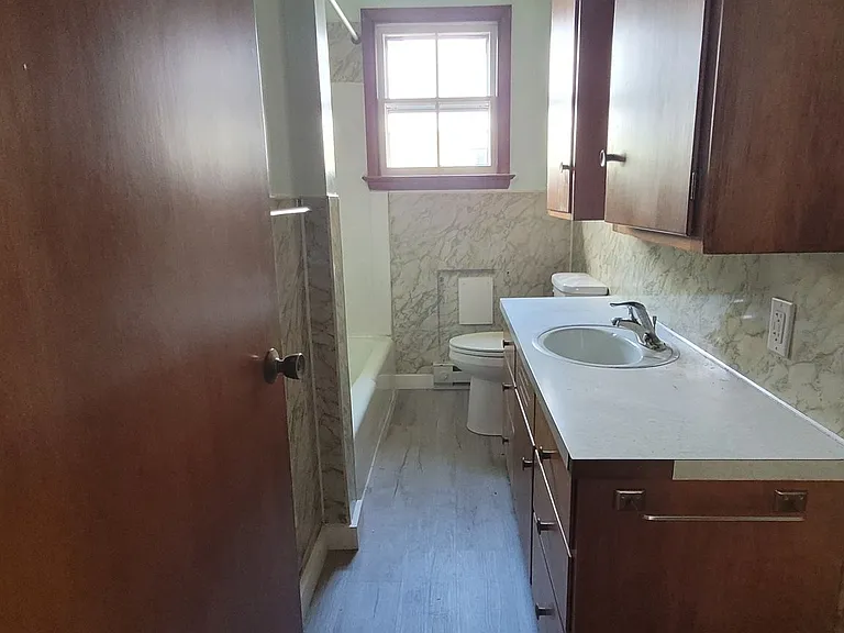 331 Newport Rd — Photo 16