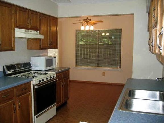 5th image of 2323 Goodwin Dr