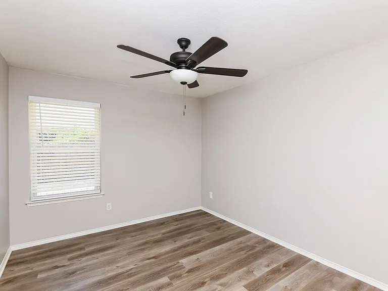 415 Marybeth Dr — Photo 13